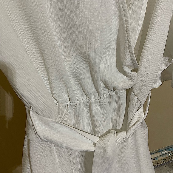 RUFFLE SHORT SLEEVE WOMENS TOP - Picture 3 of 8